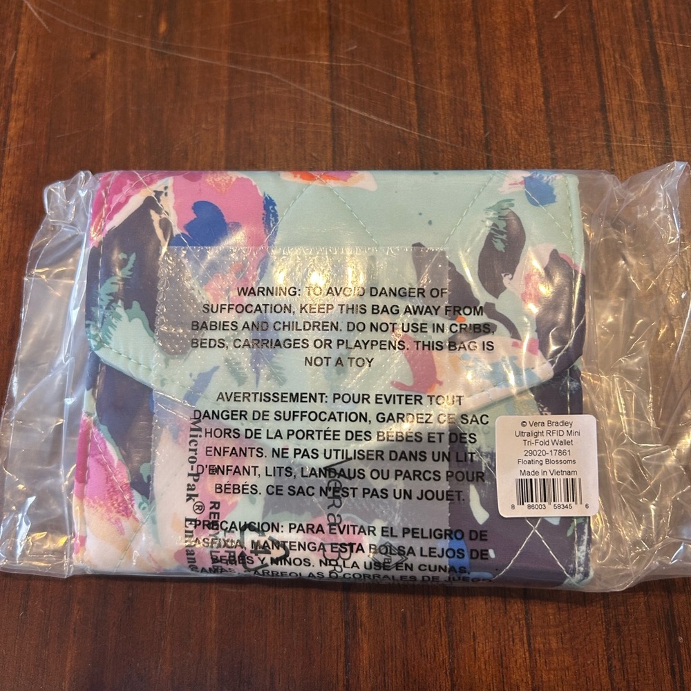 Vera Bradley Tri fold‎ wallet - Picture 6 of 9